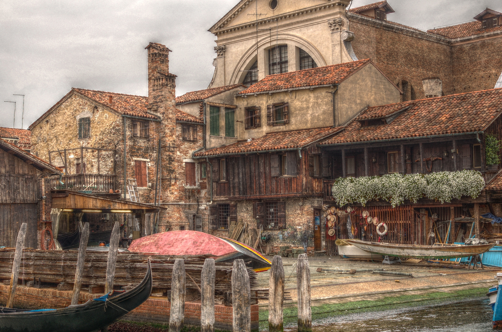 kleine Bootswerkstatt in Venedig