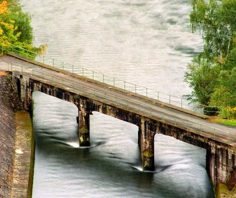 Kleine Brücke am Ederstausee