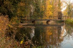 Kleine Brücke zur Schlossruine Pottendorf