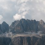 ... Kleine Cirspitze - im Hintergrund der Sellastock - Südtirol ...