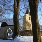 Kleine Dorfkirche im Winter