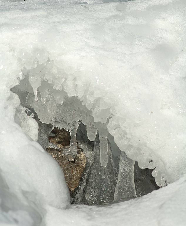 Kleine Eishöhle