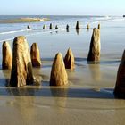 kleine Felsen in der kleinen Brandung (Sylt)