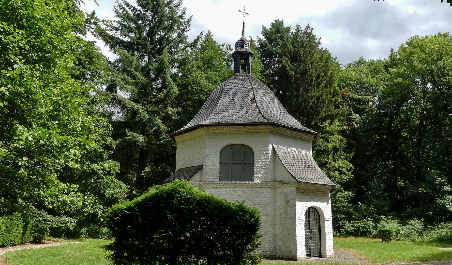 Kleine Gnadenkapelle an der Tüschenbroicher Mühle