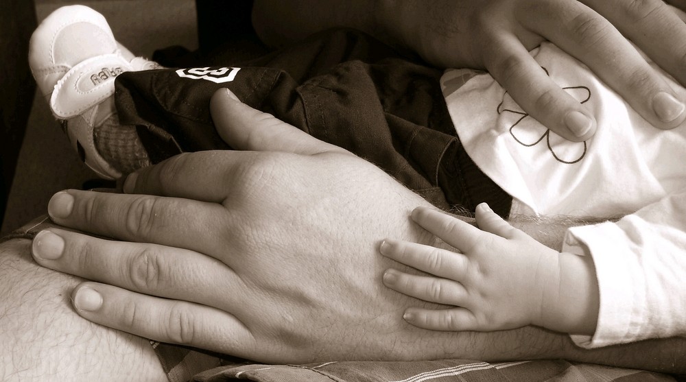kleine Hand trifft große Hand Foto & Bild körperdetails, hände, menschen Bilder auf kleine Hand trifft große Hand Foto & Bild körperdetails, hände, menschen Bilder auf