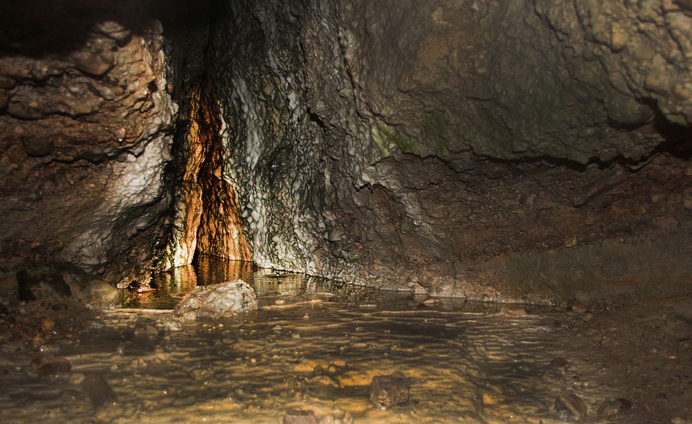 Kleine Höhle