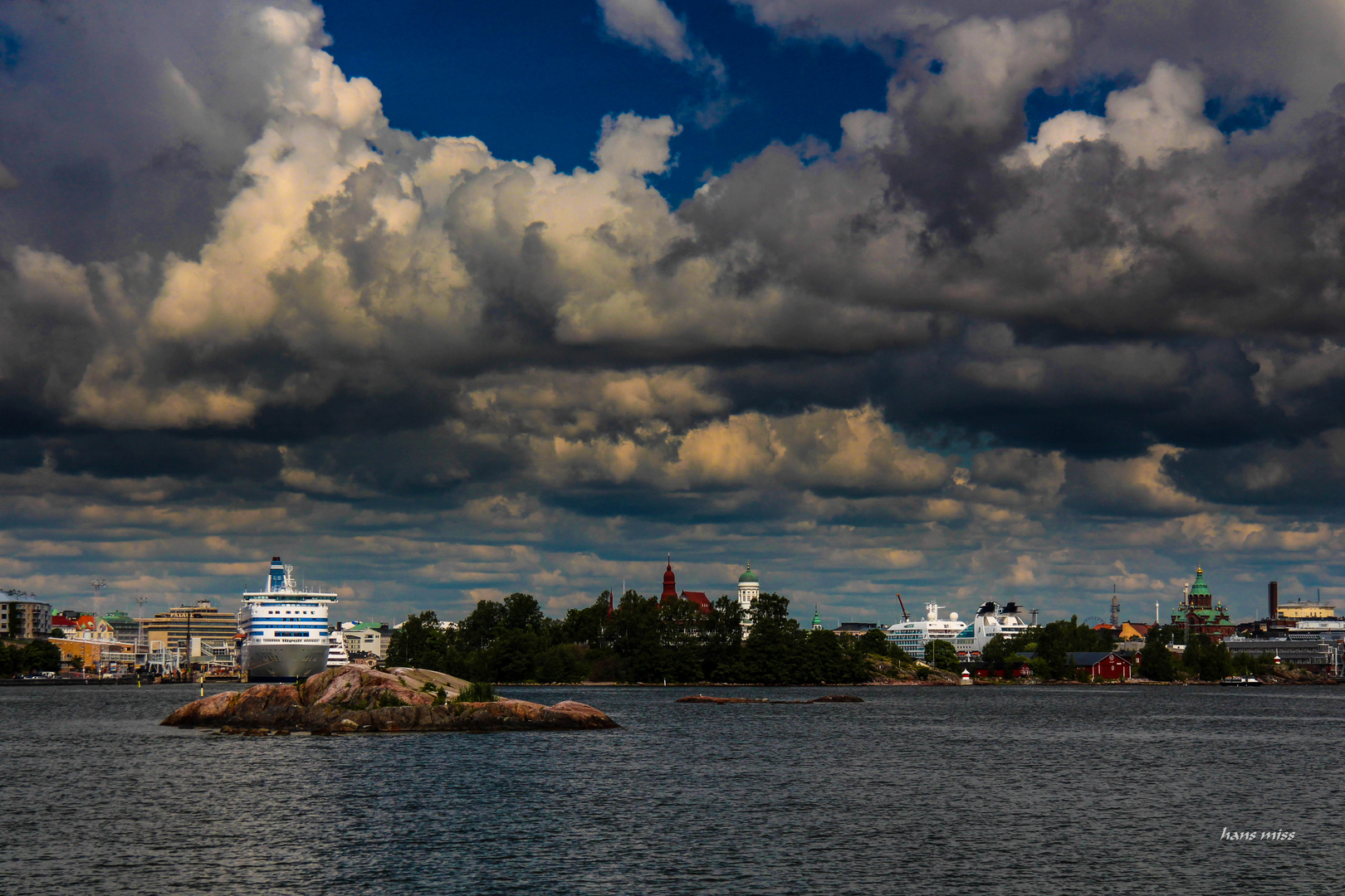 kleine Inseln vor dem Hafen von Helsinki