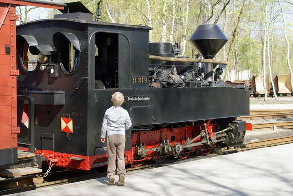 kleine Jungs und alte Technik