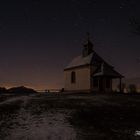 Kleine Kalmit bei Nacht mit einem Hauch von Schnee