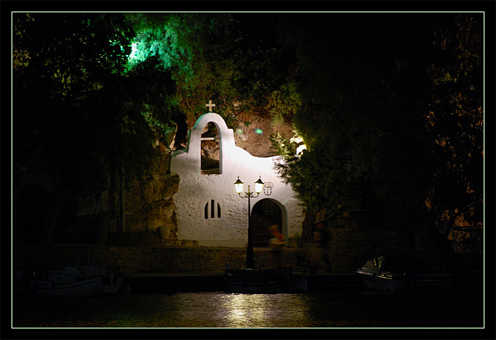 Kleine Kapelle am See