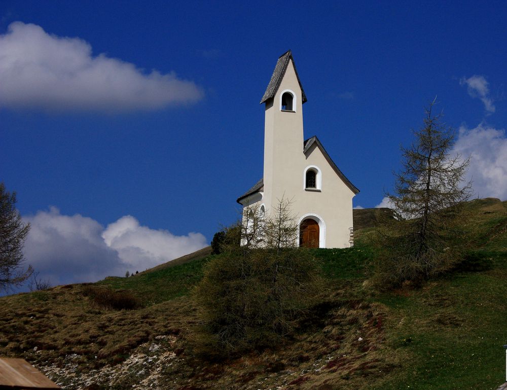 kleine Kapelle in den Dolomiten