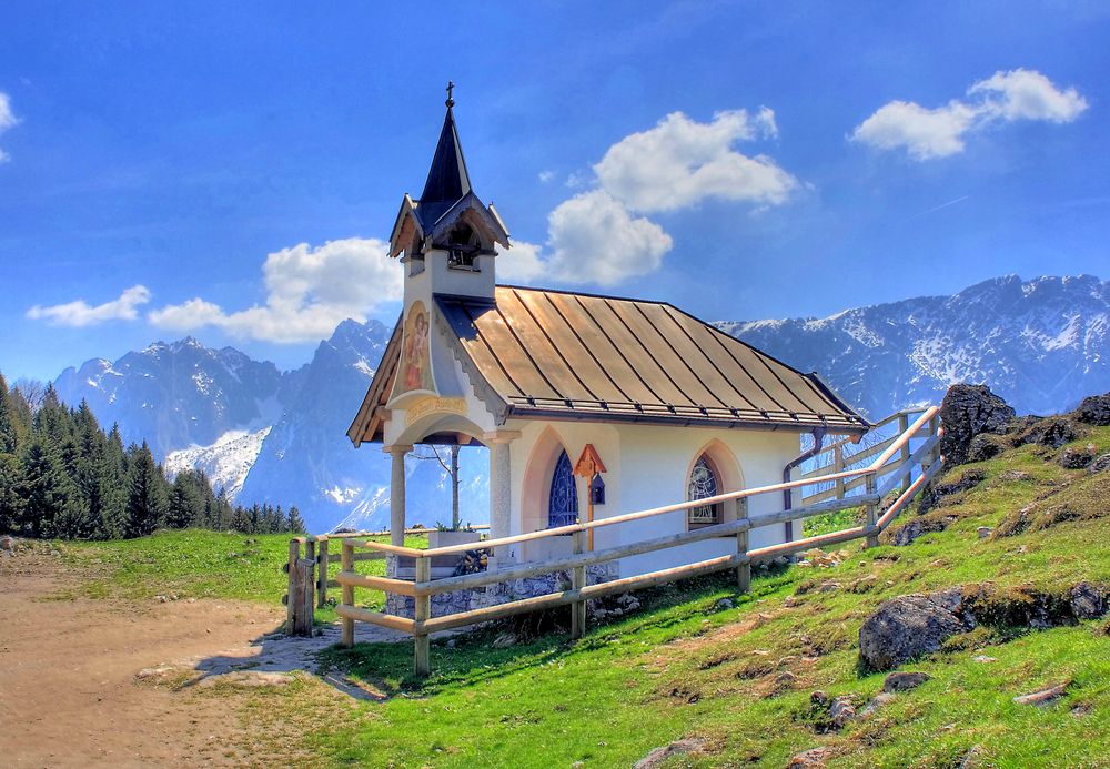 Kleine kapelle neben der Rietzaualm