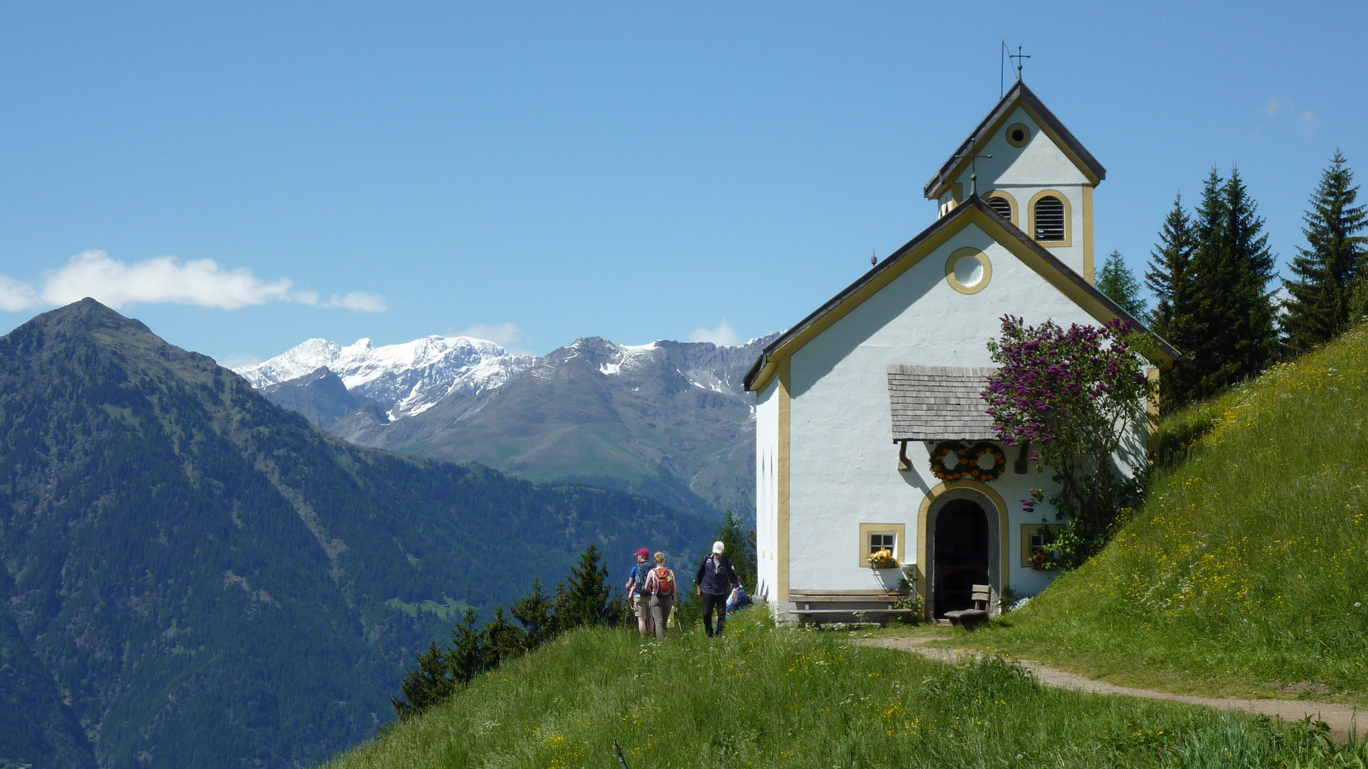 Kleine Kirche an der Bergstation der Taser Seilbahn bei Schenna