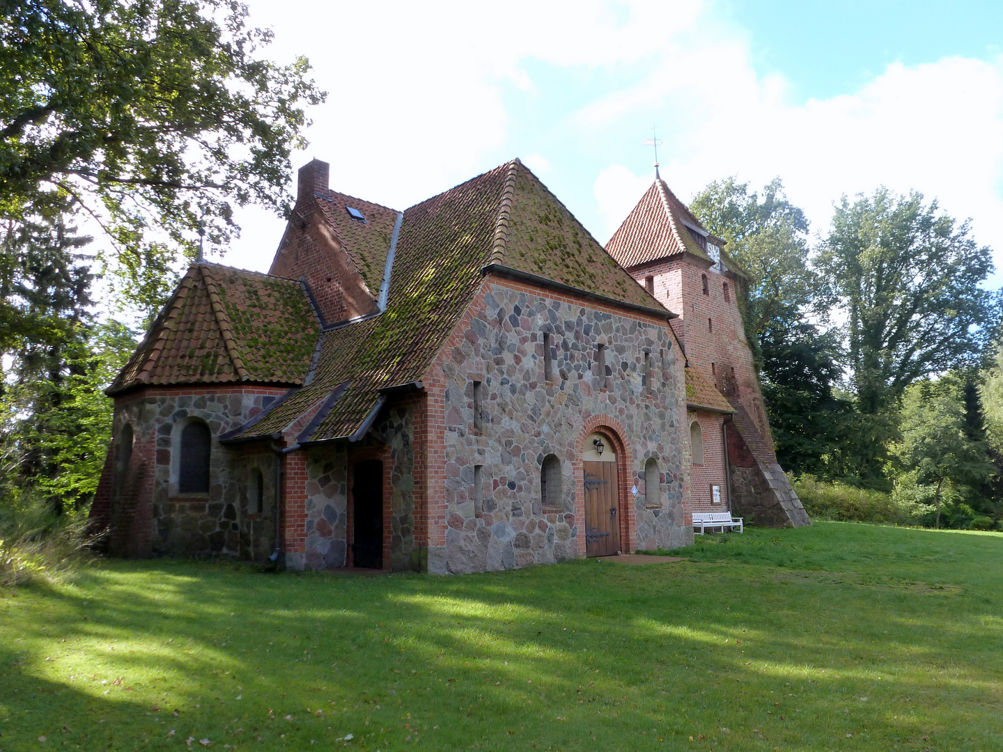 Kleine Kirche in Thomasburg Foto & Bild architektur, sakralbauten
