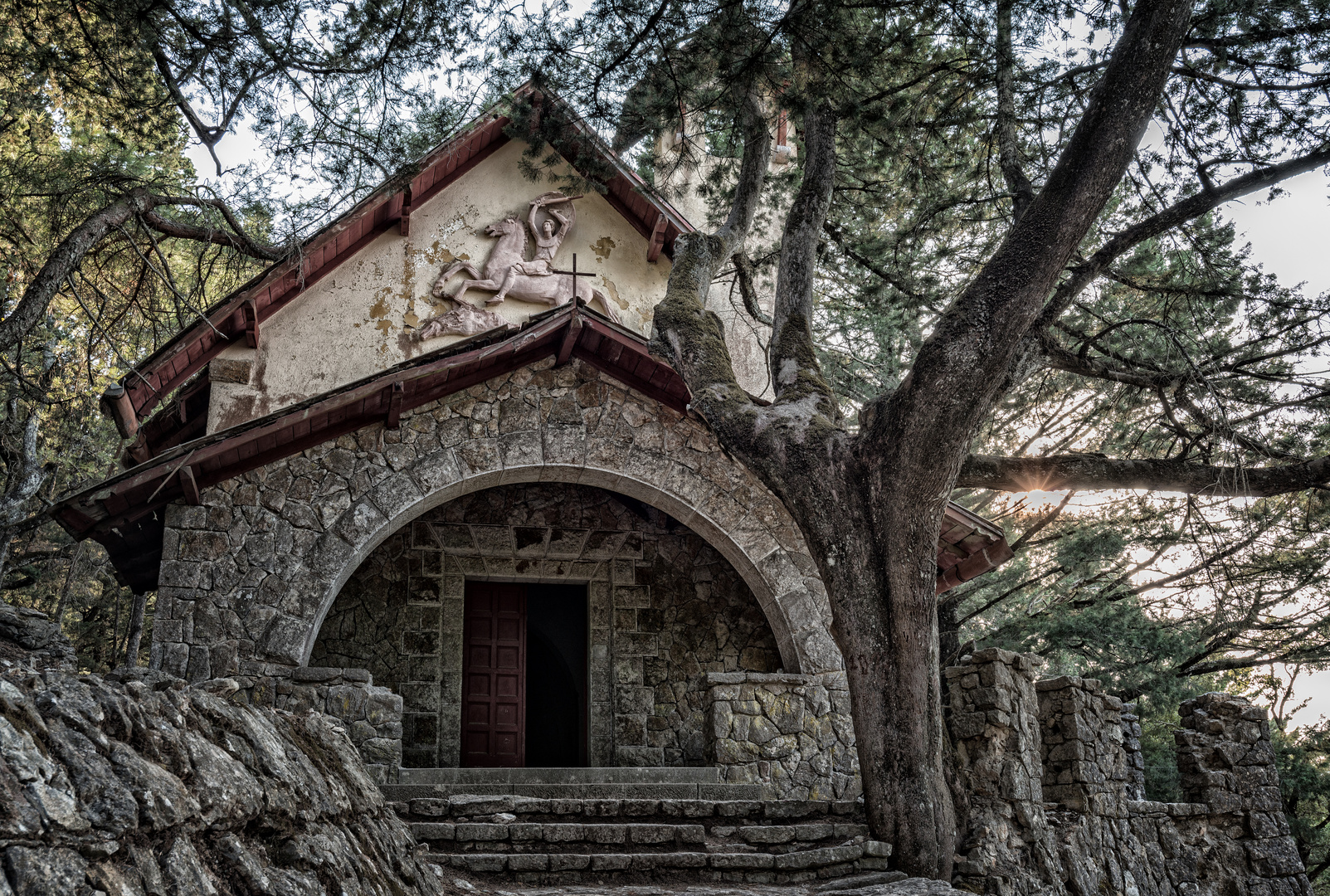 Kleine Kirche neben der Villa de Vecchi 