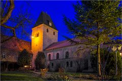 kleine Klosterkirche in Hedersleben