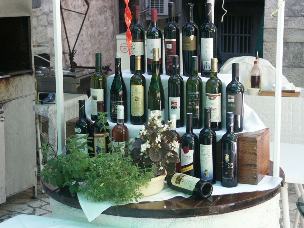 Kleine kroatische Weinbar