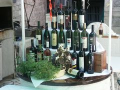 Kleine kroatische Weinbar