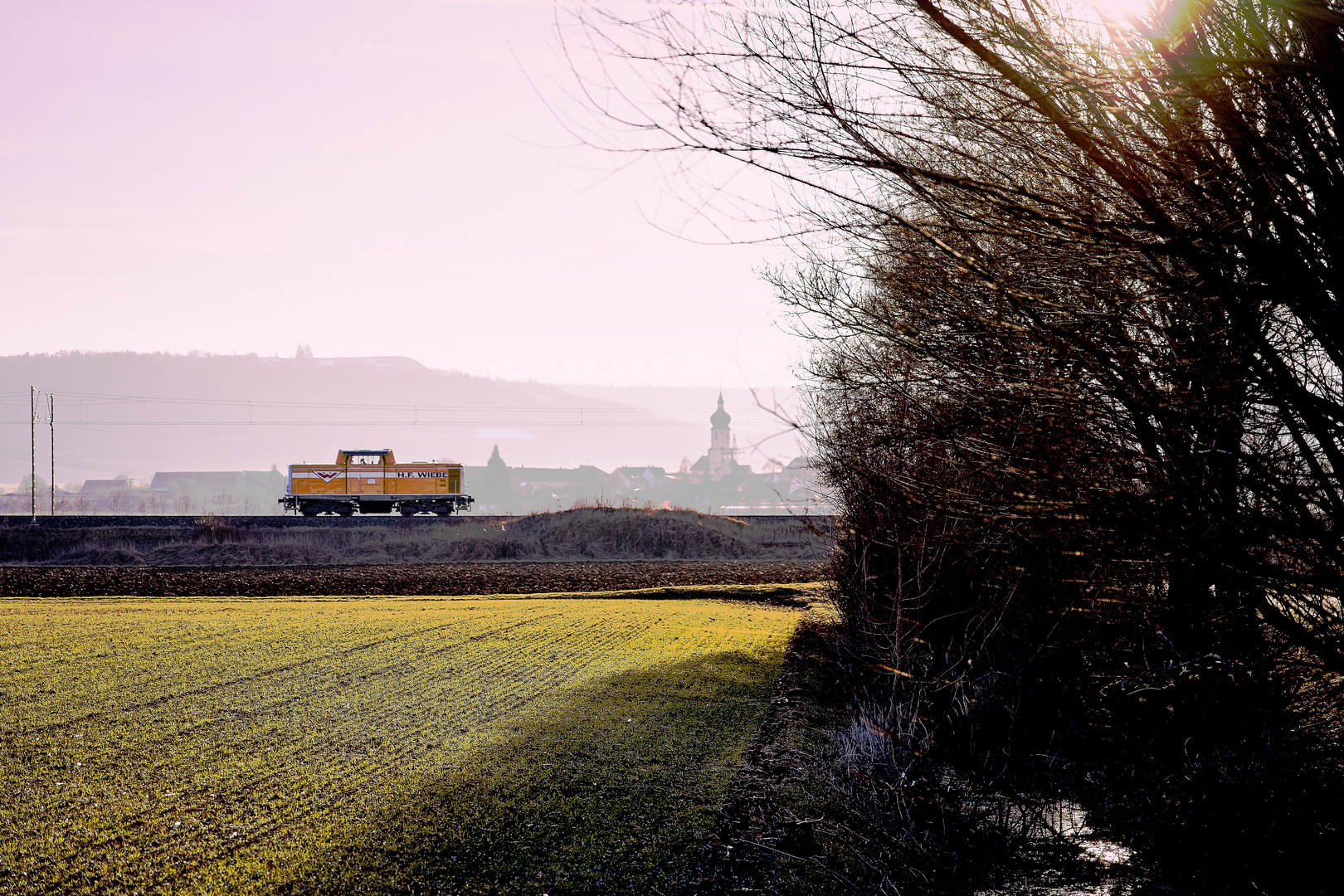 Kleine Lok auf großer Fahrt