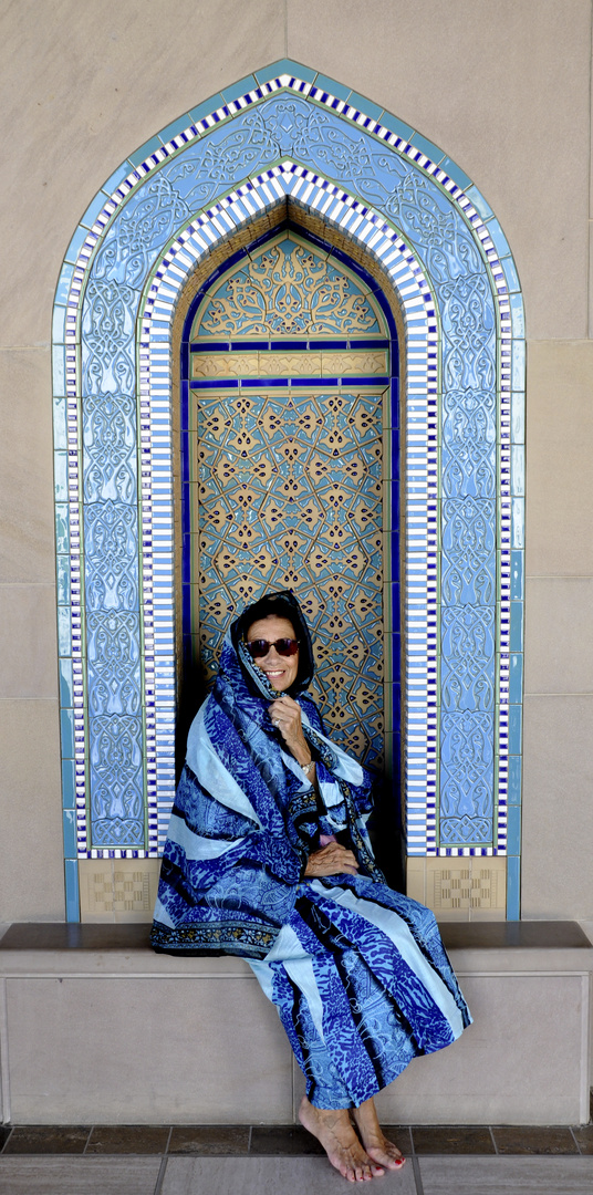 Kleine Pause in der großen Moschee in Maskat, Oman