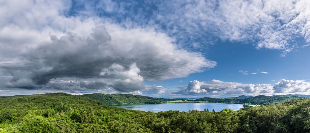 Kleine Regenpause am Laacher See