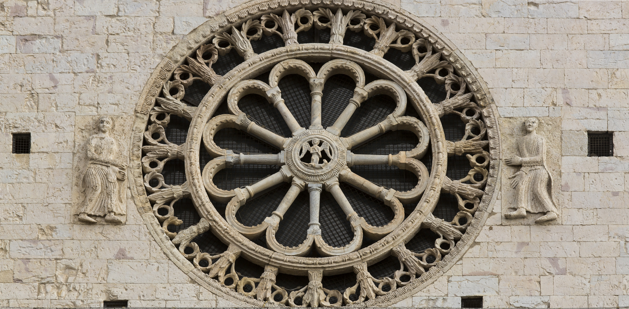 Kleine Rosette der Kathedrale von Assisi