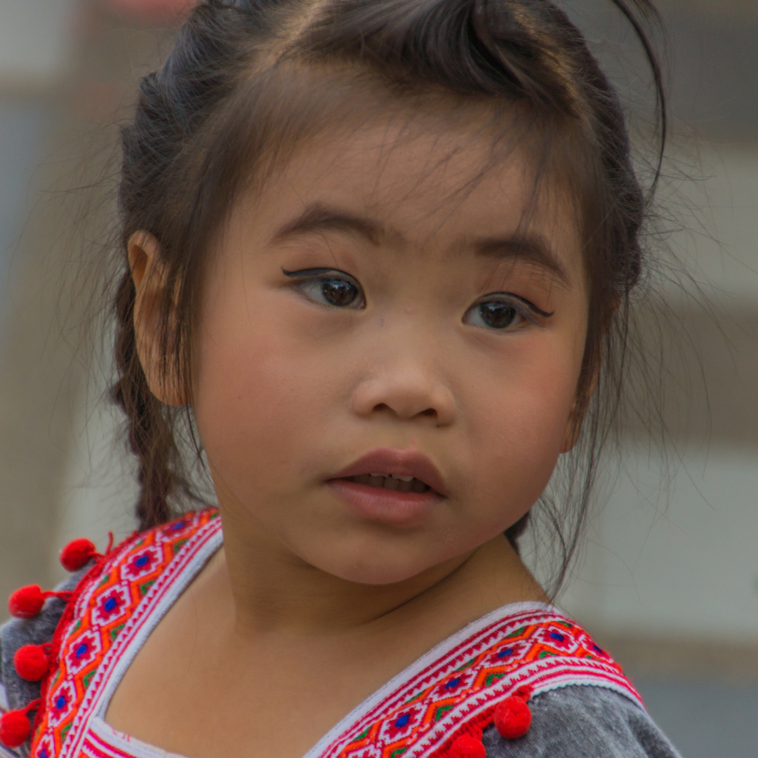 kleine Tempeltänzerin I - Wat Doi Suthep/Chiang Mai/Nordthailand