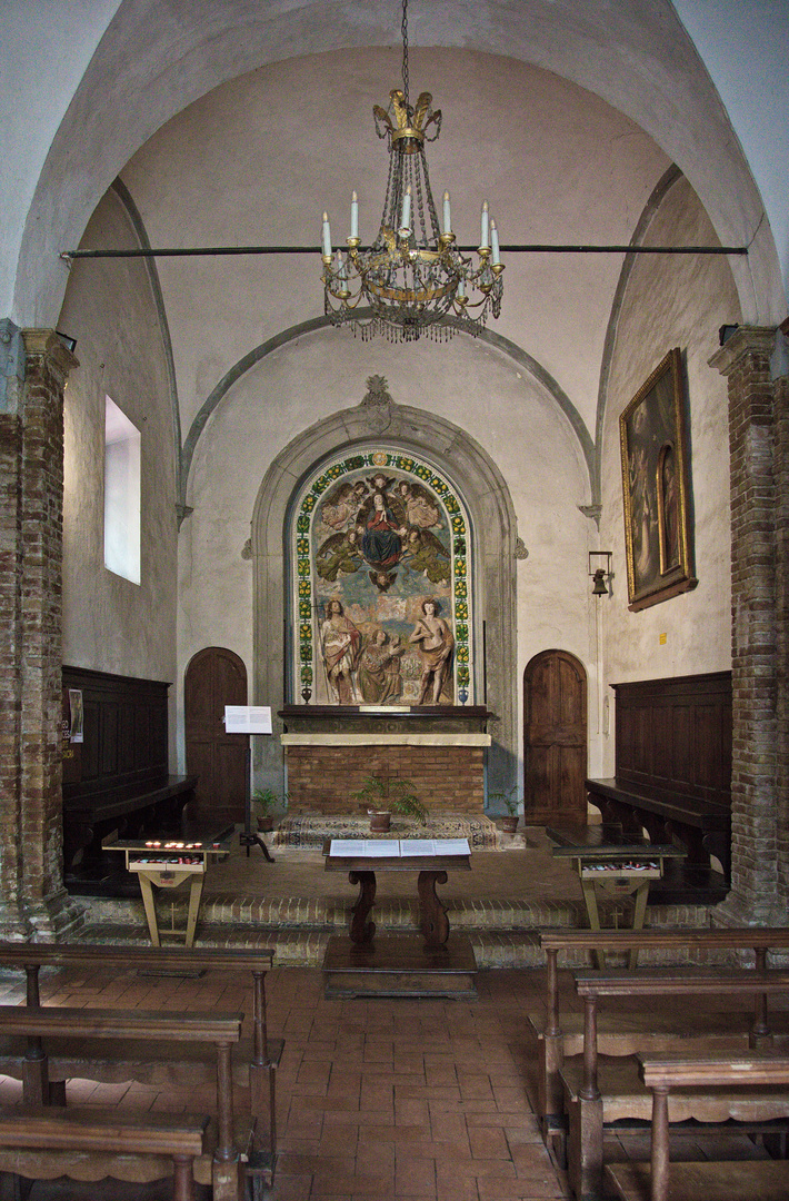 Kleine toskanische Kapelle in Volterra