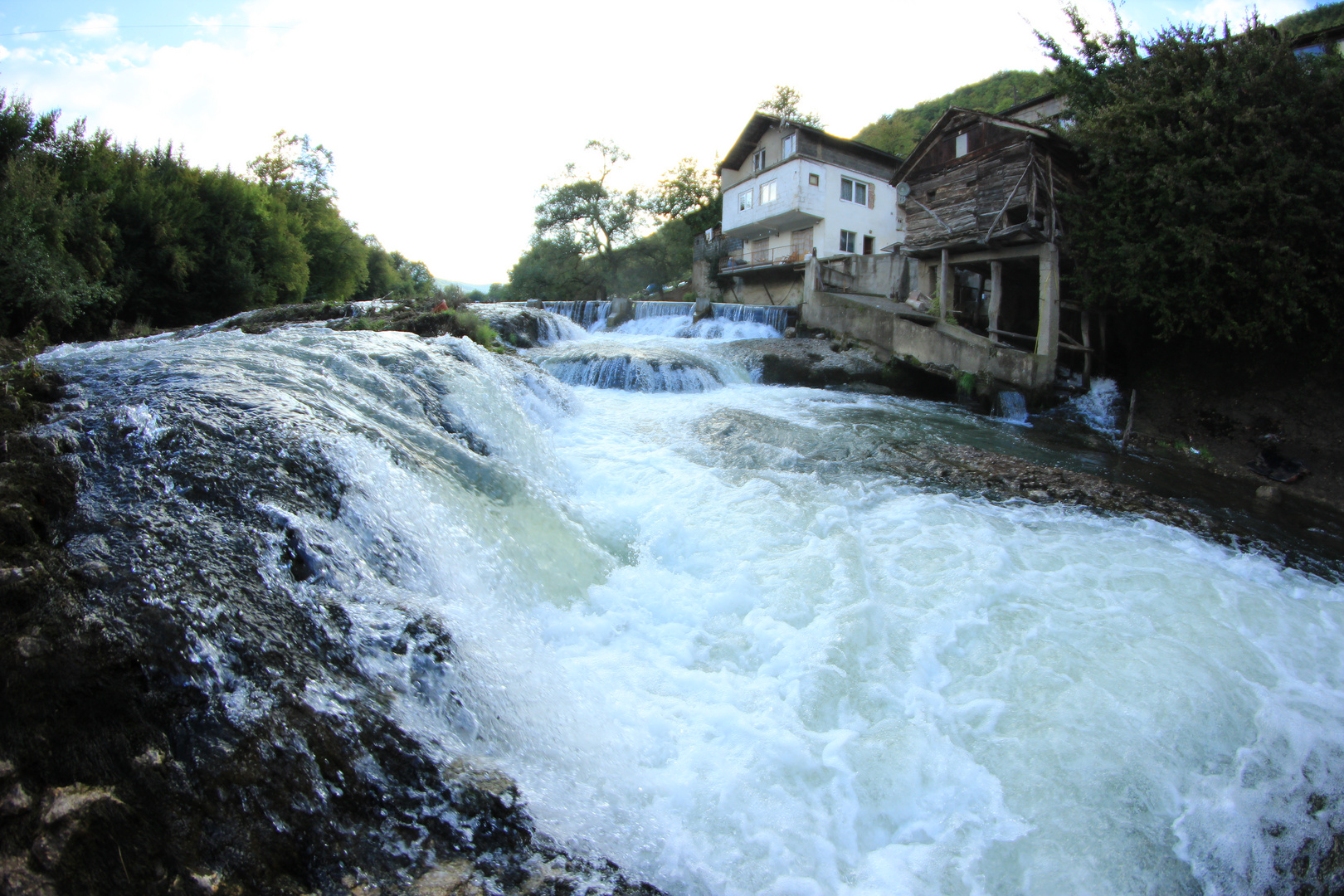 Kleine Wilde Fluß in Bosnien