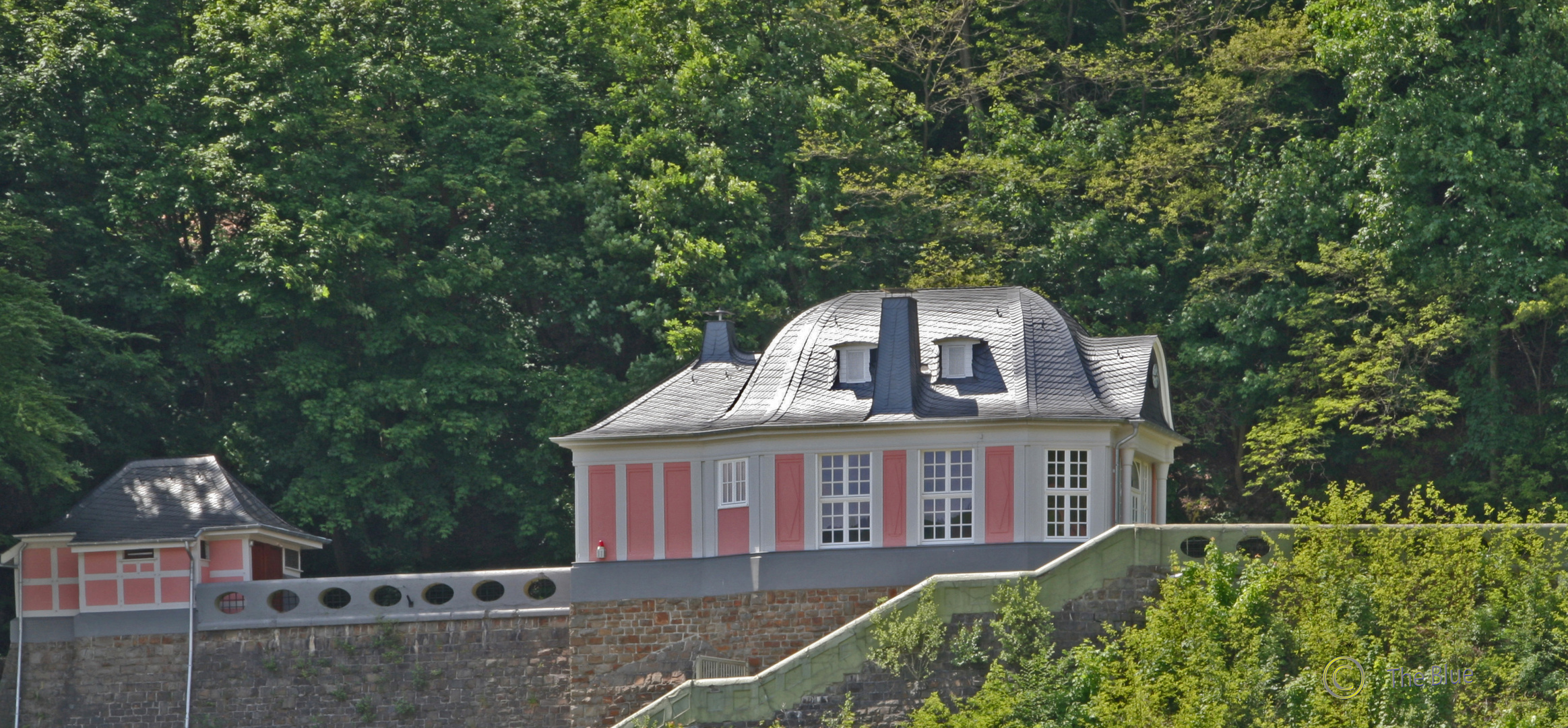 kleiner alter Bahnhof "Haltepunkt" in Plettenberg