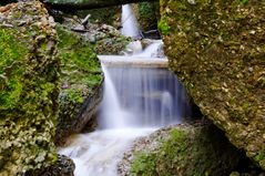 Kleiner Bach bei Regen