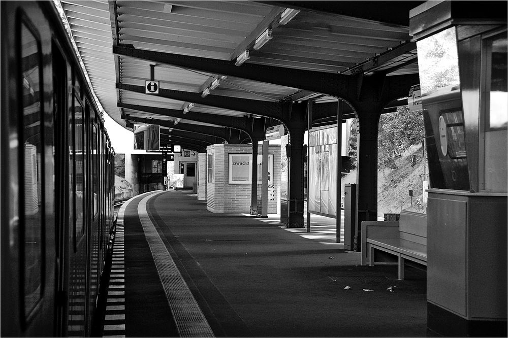 kleiner Bahnhof Foto & Bild berlin, architektur, ubahn Bilder auf