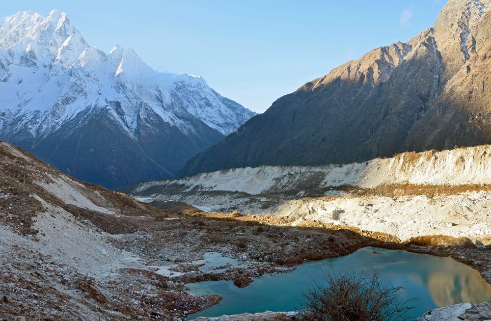 Kleiner Bergsee bei Bhimtang auf dem Manaslu-Trek