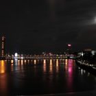 kleiner Blick am Rheinturm vorbei zum Riesenrad