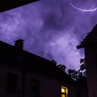 kleiner Blitz in großem Unwetter