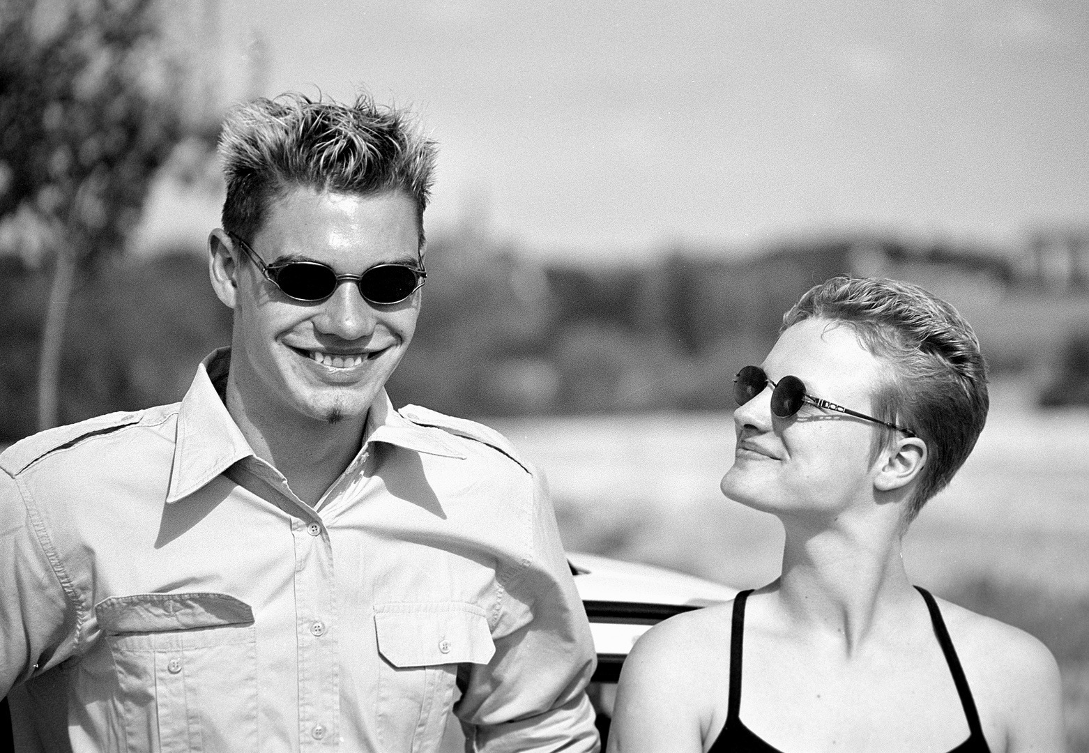 Kleiner Bruder, große Schwester analog Foto & Bild fotos, youth, outdoor Bilder auf