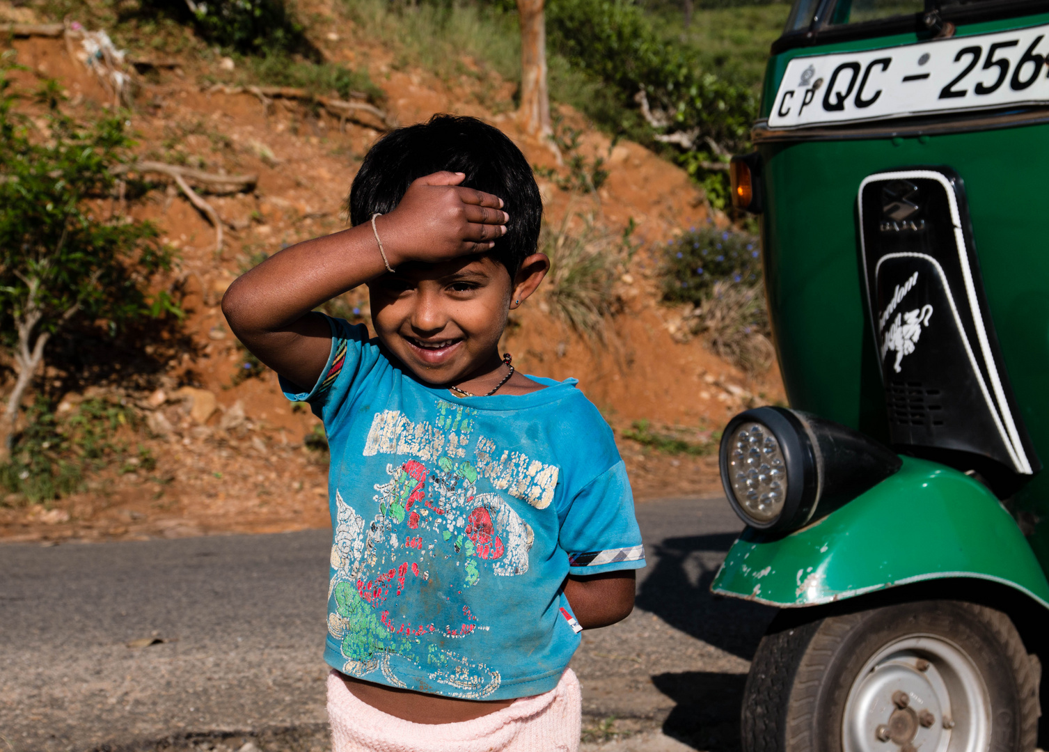 kleiner Bub ...  in einem kleinem Dorf auf Sri Lanka