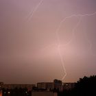 kleiner Einschlag an der Spitze des Berliner Fernsehturmes