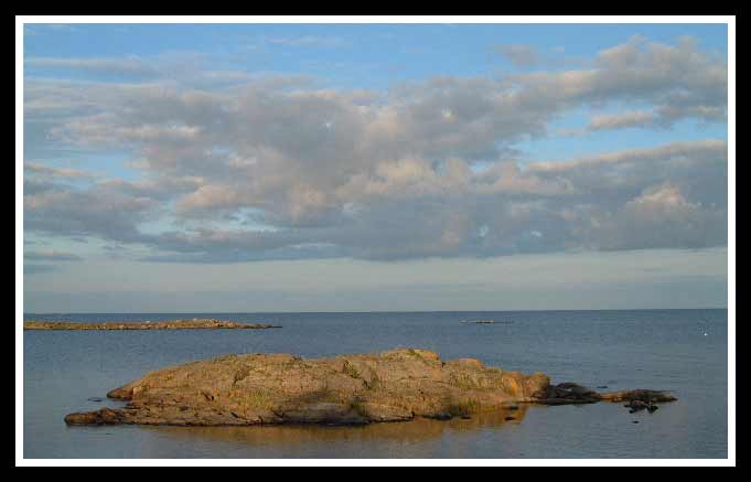 Kleiner Fels im Meer