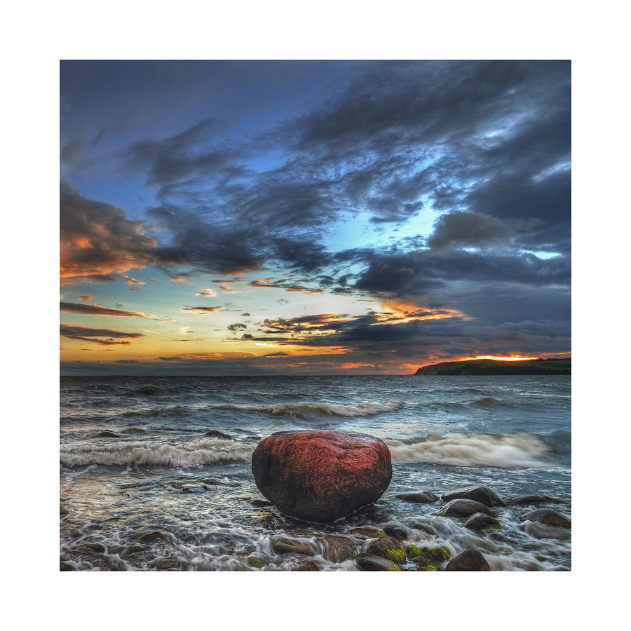 &quot;Kleiner Fels in der Brandung&quot; Foto &amp; Bild landschaft, meer &amp; strand