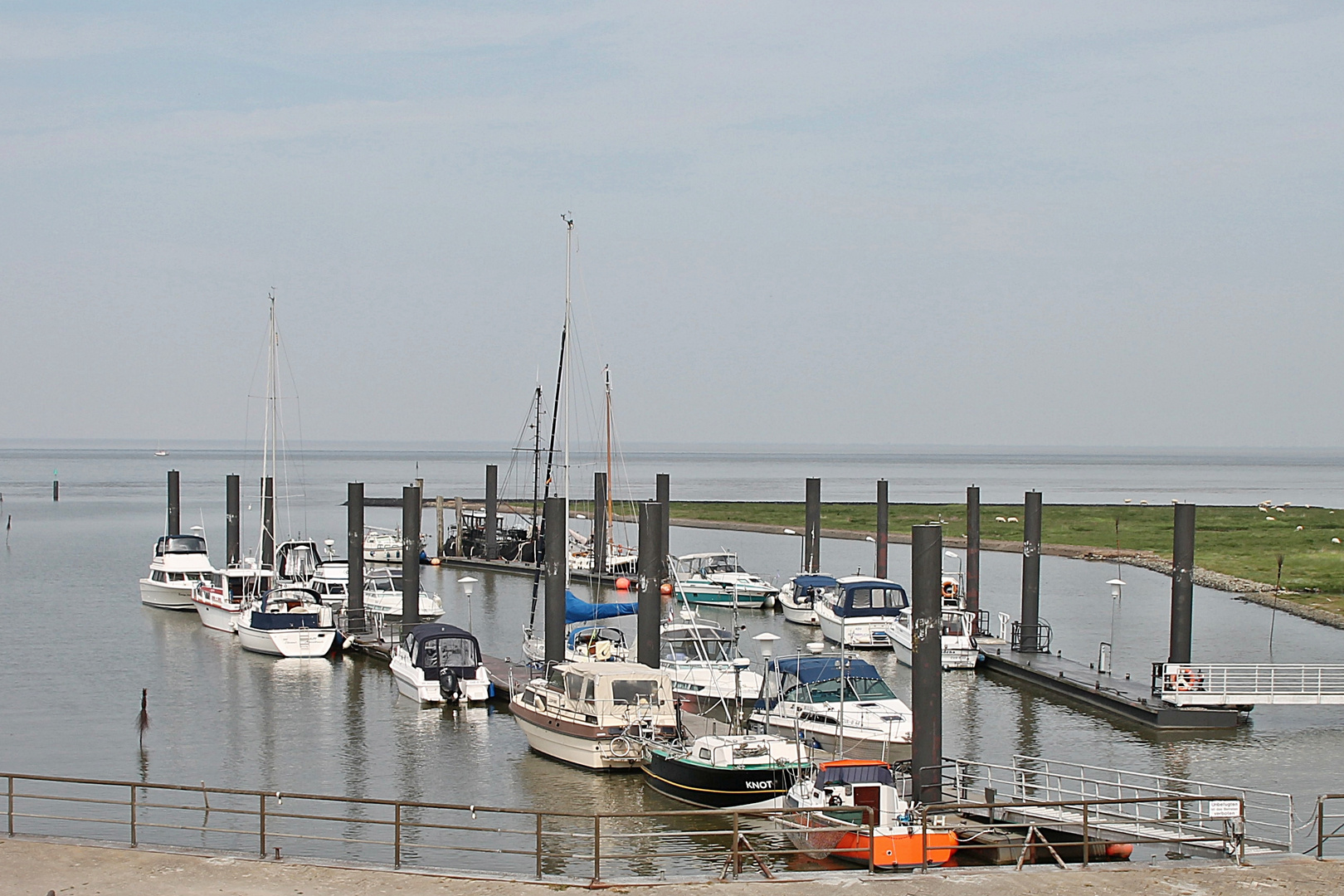 Kleiner Hafen bei Altenbruch an der Elbe