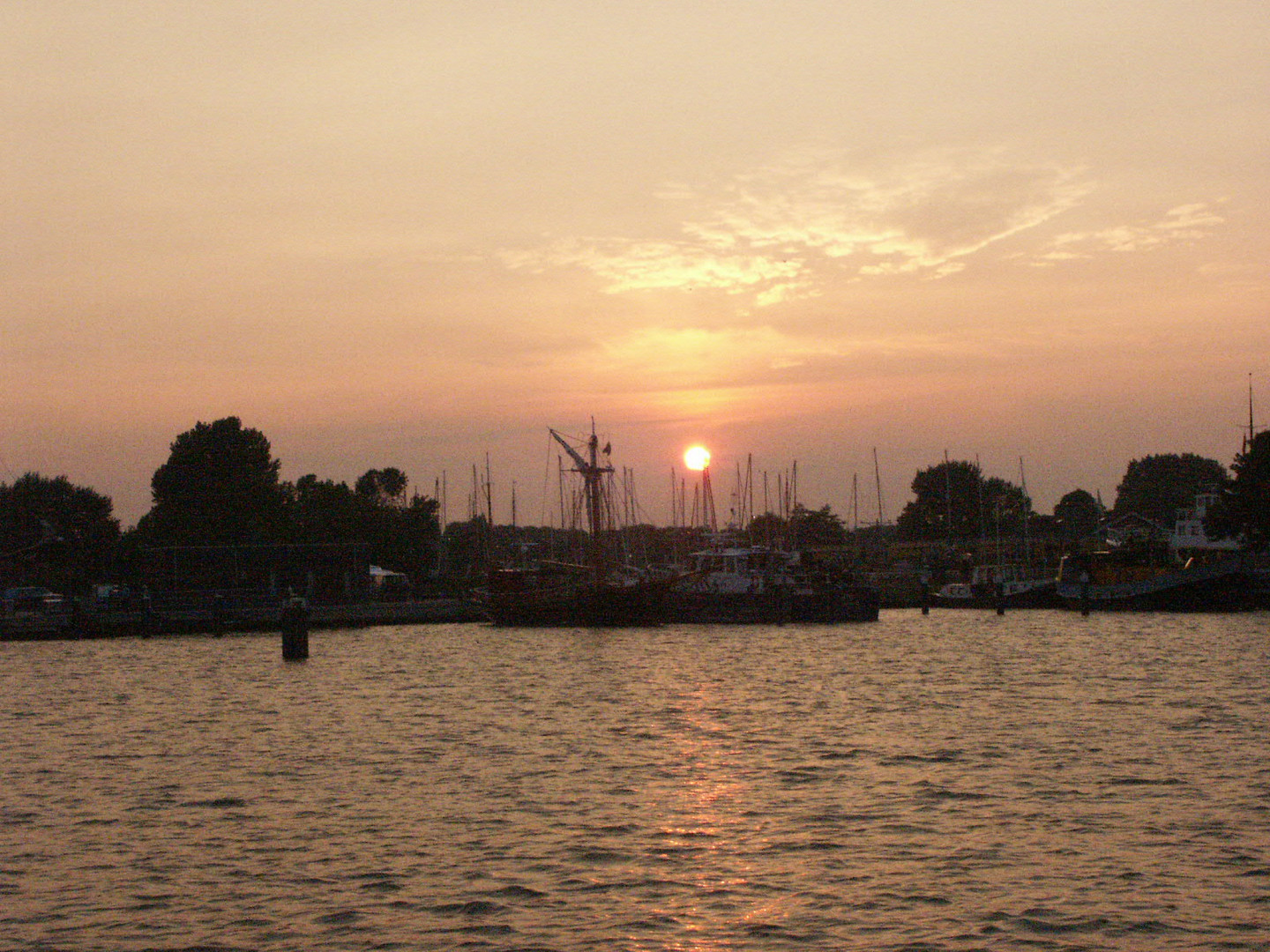 Kleiner Hafen bei Enkhuizen (NL)