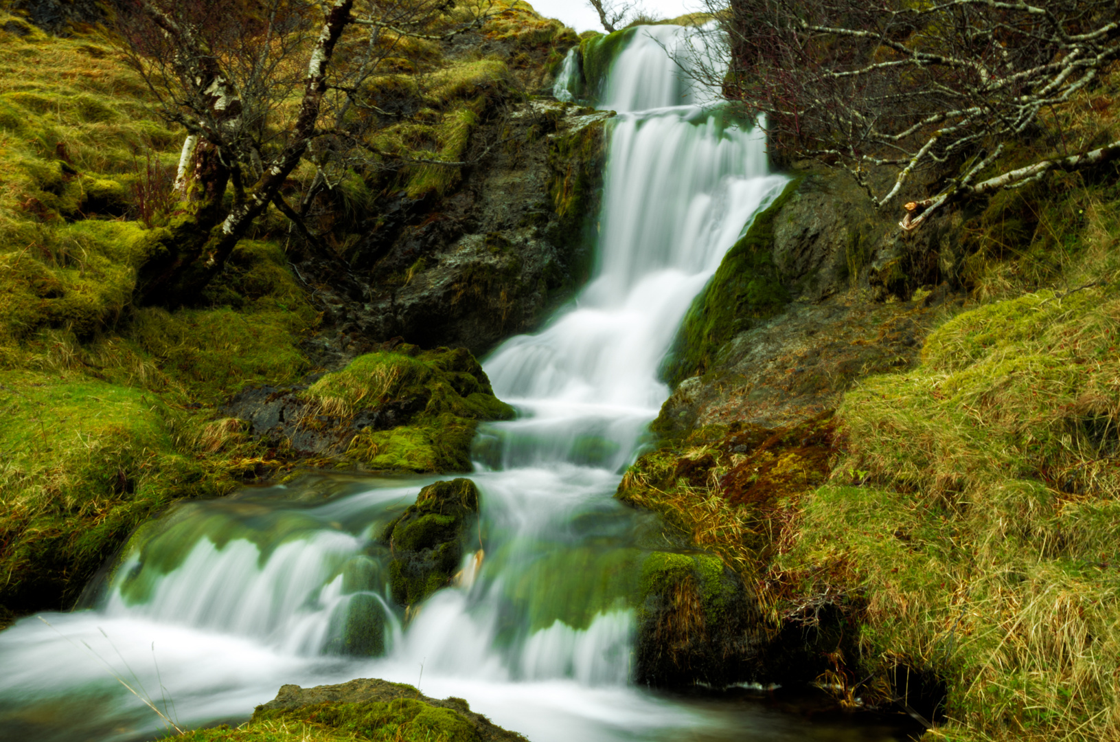 kleiner Highland-Wasserfall