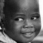 Kleiner Junge aus der Elfenbeinküste