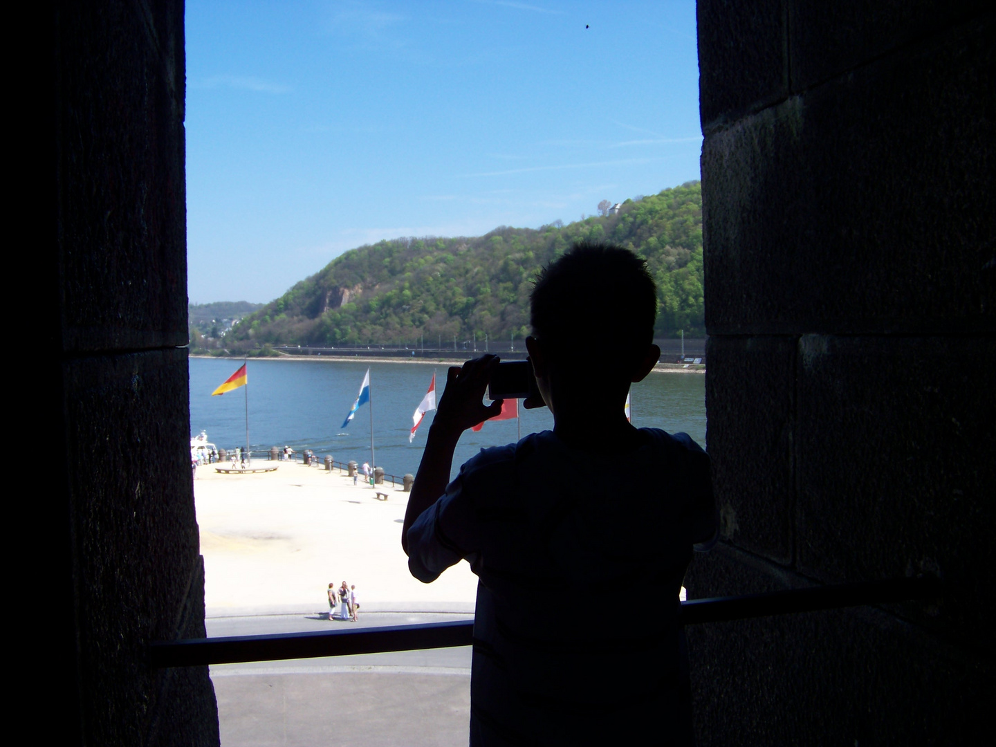 Kleiner Junge fotografiert am Deutschen Eck