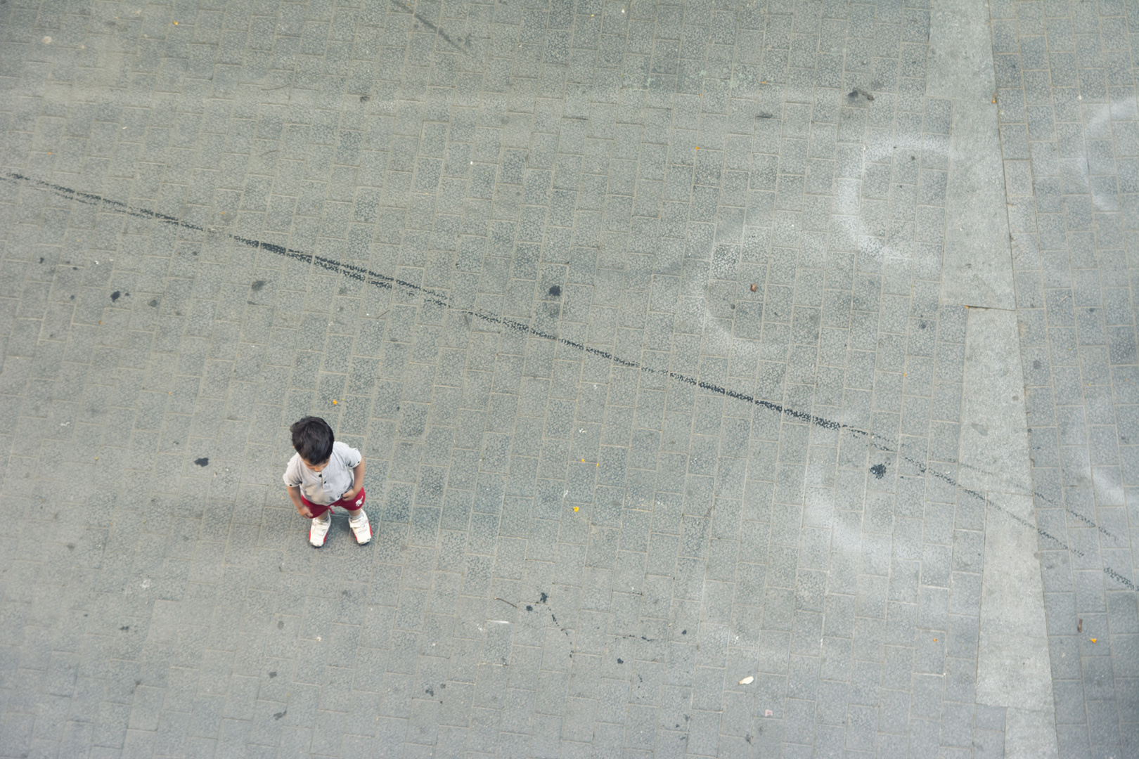 Kleiner Junge in Barcelona