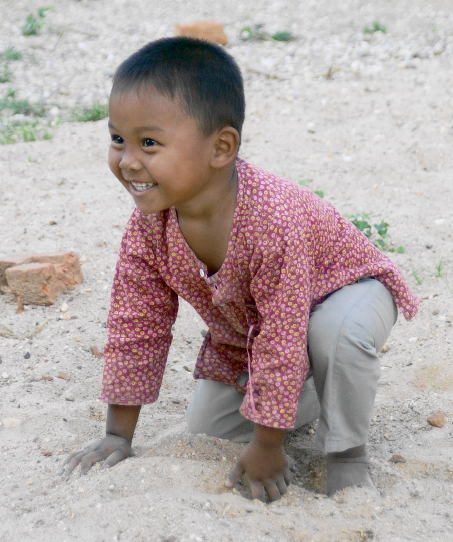 Kleiner Junge in Burma