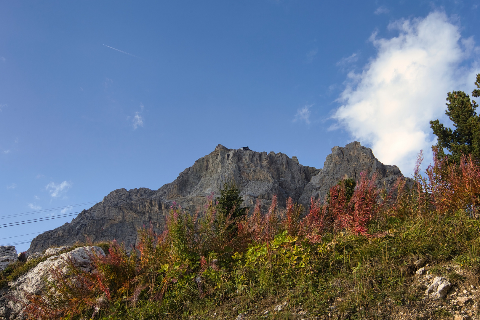 Kleiner Lagazuoi mit der Bergstation der Lagazuoi-Seilbahn.