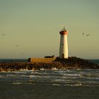 Kleiner Leuchtturm im Abendlicht