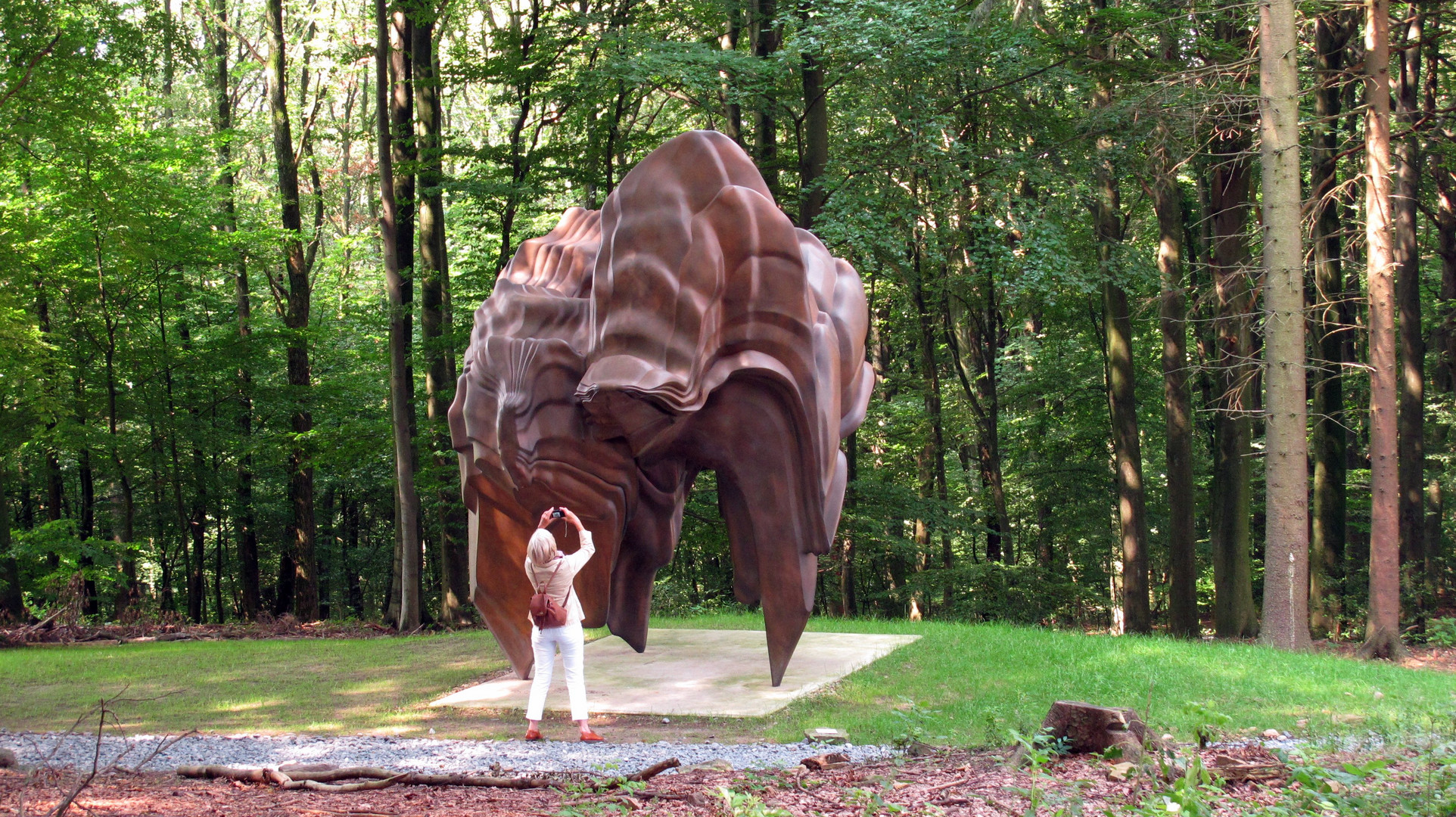 Kleiner Mensch, große Kunst, mächtige Natur